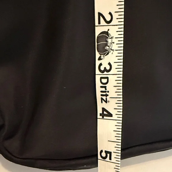 New Without Tags Everywhere Belt Bag 1L Wordmark Black/Gold/White Opal - Picture 9 of 10